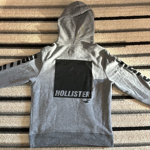 Hollister Men’s Sweater - Picture 4 of 7